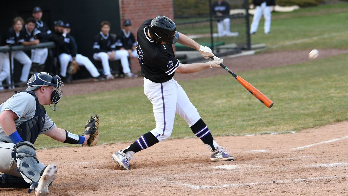Losses to Middlebury Set Up Crucial Series Against Williams
