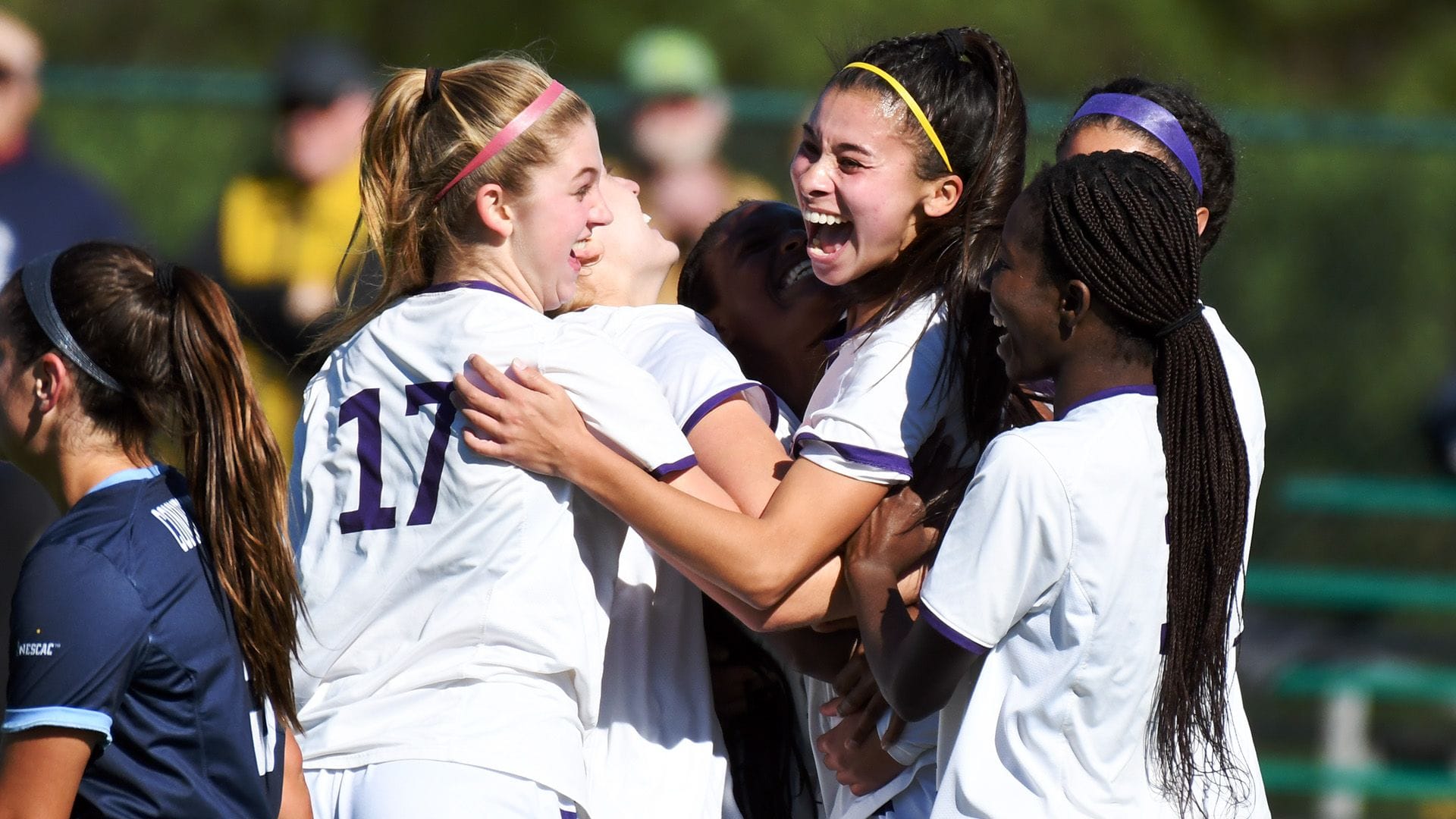 Women s Soccer Advances To NESCAC Semifinal