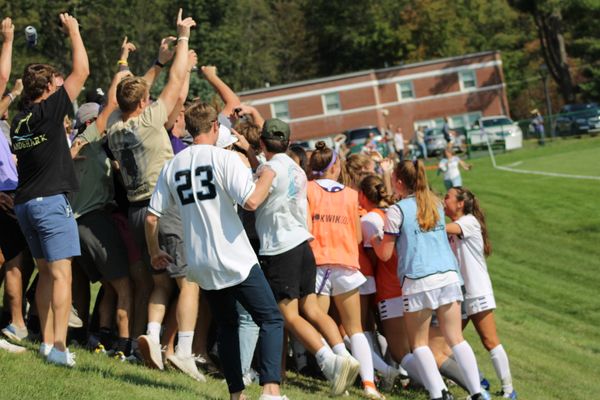 Women's Soccer Goes Cow Tipping, Beats Williams and Ties Middlebury in Overtime Thrillers
