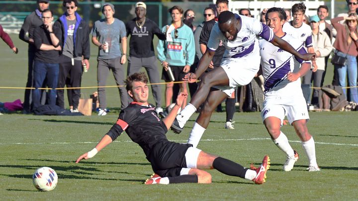 Men’s Soccer Ends Weekend of NESCAC Play With Win, Draw